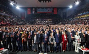 CHP'li delegelerden kurultay talebi: İmzalar CHP Genel Merkezi'nde!