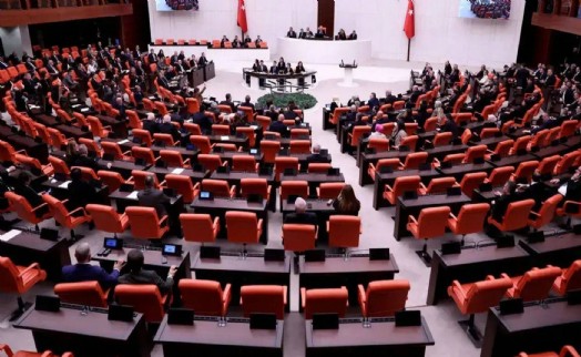 CHP’de ihraçlar Meclis’e uzandı: Komisyon üyelikleri sonlandı