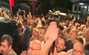 Cemevinde Özel'e yoğun ilgi, Kılıçdaroğlu'na 'Hain Kemal' sloganları