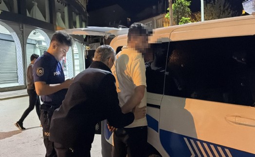 DMD’li Metehan için kurulan stanttaki bağış kutusundan para çalarken yakalandı