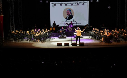 Edip Akbayram ve Volkan Konak şarkılarla anıldı