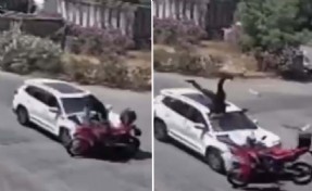 Ehliyetsiz sürücünün çarptığı motosikletli ağır yaralandı: O anlar kamerada!