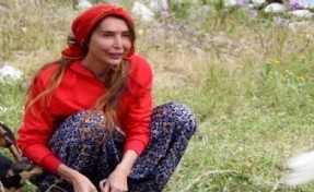 Eski manken Bilun Dohmen Bodrum'daki evini satışa çıkardı: Geliri Özgür Özel’e seçim otobüsü olacak!
