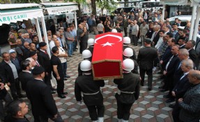 Gazi Özcan askeri törenle toprağa verildi
