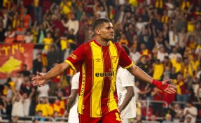 Göztepe'de Jeh Partizan'la anlaştı