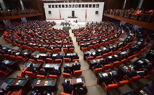 İBB davasındaki ‘çıplak arama’ iddiaları Meclis gündeminde: 'Daha ne kadar sessiz kalacaksınız?'