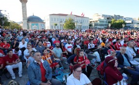 İzmir Valiliği duyurdu: YKS nedeniyle meydanlarda maç yayını olmayacak