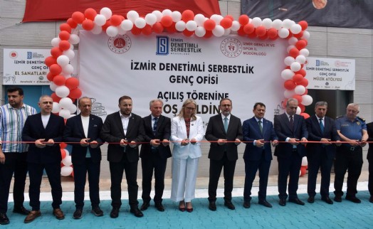 İzmir'de Denetimli Serbestlik Genç Ofisi hizmete açıldı