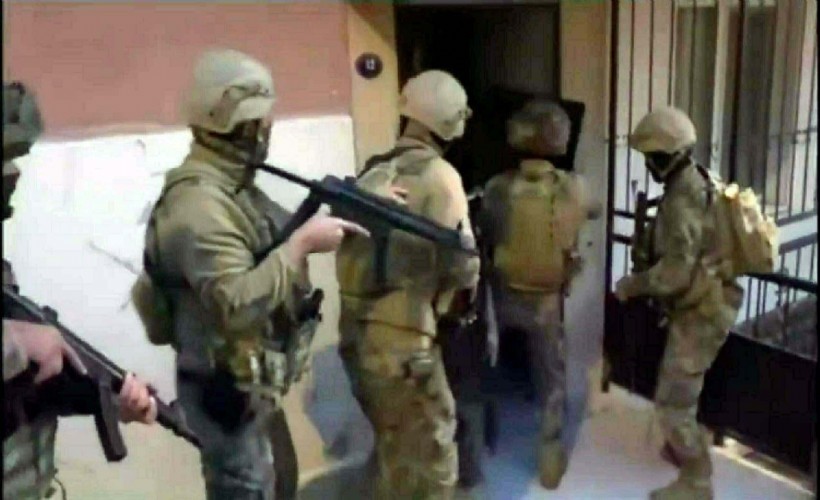 İzmir'de FETÖ operasyonu: 78 gözaltı kararı