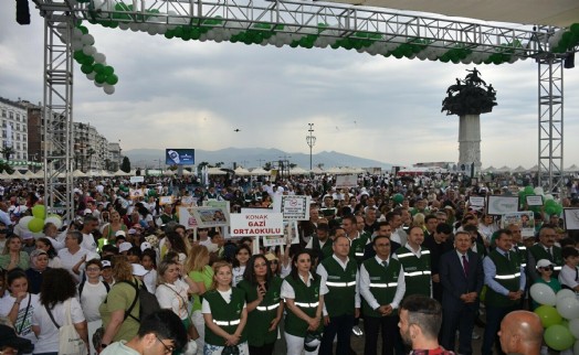 İzmir'de Yeşilay Bağımsızlık Festivali'ne yoğun ilgi