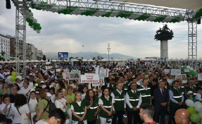 İzmir'de Yeşilay Bağımsızlık Festivali'ne yoğun ilgi
