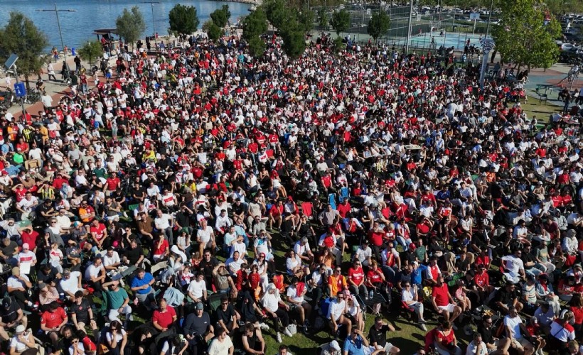 İzmir'de milli heyecan yine meydanlarda yaşanacak