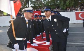 İzmir'de polis akademisinde mezuniyet coşkusu