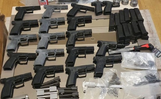 İzmir'de yasadışı silah üretimi operasyonu: 38 gözaltı