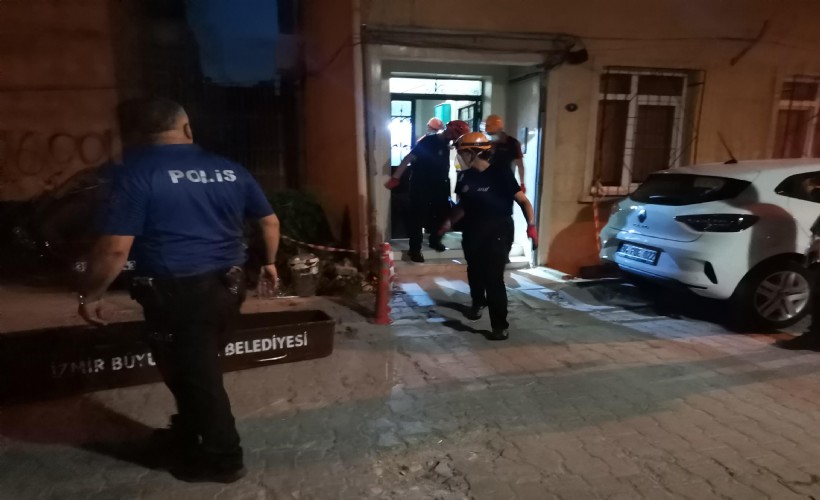 İzmir’de ev yangını can aldı!