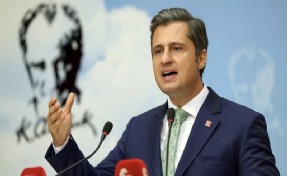 İzmir’de iki belediye başkanı gözaltında: Yücel’den 'şafak operasyonu' tepkisi