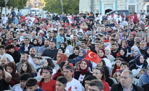 İzmir’de milli maç heyecanı