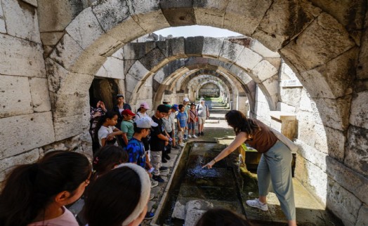 İzmir’in mirası çocuklarla geleceğe taşınıyor
