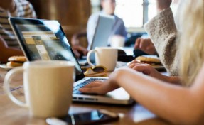 Kafelerde yeni dönem: Bazı işletmelerde laptop yasağı ve süreli Wi-Fi uygulaması başladı