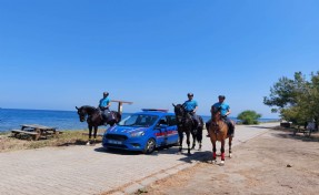 Kalamaki'nin koyları atlı jandarmaya emanet