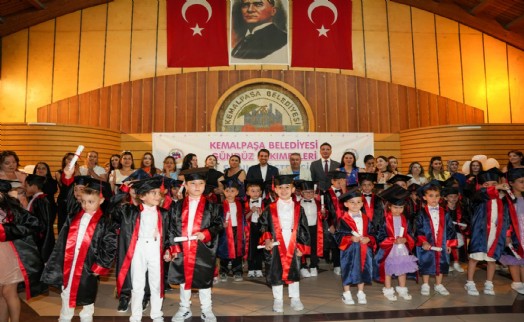 Kemalpaşa'da miniklerin mezuniyet coşkusu