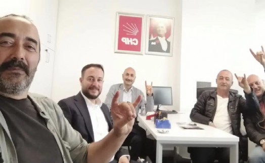 Kılıçdaroğlu’nun danışmanı görevine ‘geri döndü’: CHP Genel Merkezi’nde ‘bozkurtlu’ fotoğraf ortaya çıktı