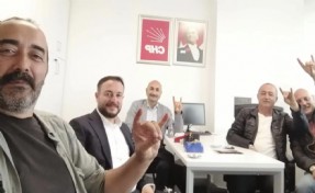 Kılıçdaroğlu’nun danışmanı görevine ‘geri döndü’: CHP Genel Merkezi’nde ‘bozkurtlu’ fotoğraf ortaya çıktı