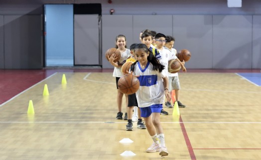 Konak’ın ücretsiz yaz spor okullarında kayıt dönemi başladı