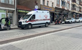 Kütahya'da motosiklet hafif ticari araca çarptı; 1 yaralı