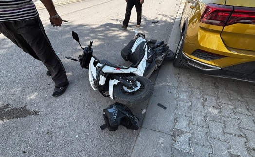 Kütahya’da otomobilin çarptığı motorlu bisikletteki anne ve oğlu yaralandı