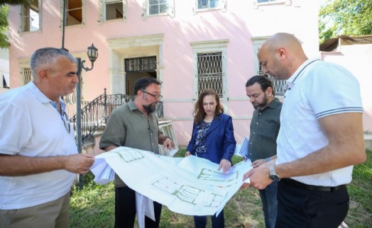 Latife Hanım Köşkü’nde restorasyon devam ediyor:  Başkan Ünsal’dan yerinde inceleme