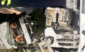 Manisa’da 2 TIR çarpıştı; 2 yaralı