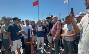 Marmaris'te çarşı esnafı, belediyeyi protesto etti