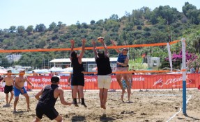 Menderes Plaj Voleybolu Turnuvası Özdere'de yapıldı