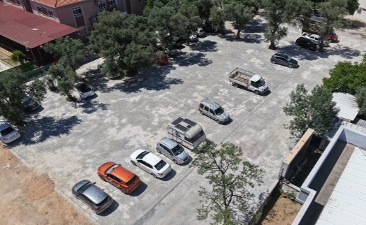 Menderes’te okul önündeki çile sona erdi