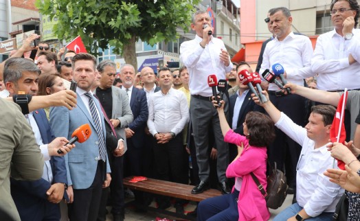 Özel: Bir bankın üzerindeyiz ama milletin gönlündeyiz