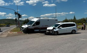 Özel ambulansın karıştığı trafik kazasında 7 yaralı