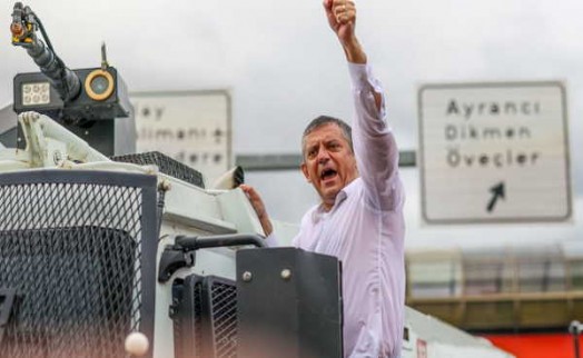 Özel’den iktidar yürüyüşü mesajı: ‘Köhnemiş kara düzeni arkamızda bırakarak yürüyeceğiz!’