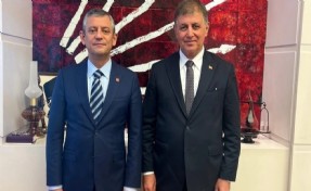 Özgür Özel'den flaş Cemil Tugay çıkışı: Üç kez aradım!