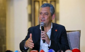 Özgür Özel'den Diyarbakır'da 'yeni parti' açıklaması: CHP'ye atanan kayyum ‘iktidar yürüyüşünü bırak' diyorsa...