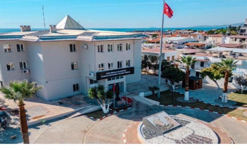 Seferihisar Belediyesi'ne operasyonda 1 gözaltı daha