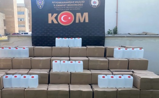 Şüpheli araçtan 3 bin litre etil alkol çıktı