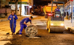 Toros Caddesi’nde gece asfalt mesaisi
