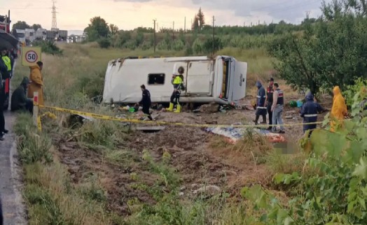 Tur otobüsü faciası! 5 kişi yaşamını yitirdi, 4'ü ağır 25 yaralı