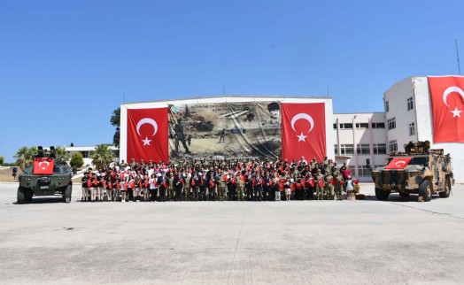 Türk Kara Kuvvetleri'nin kuruluşunun 2235'inci yılı İzmir'de kutlandı