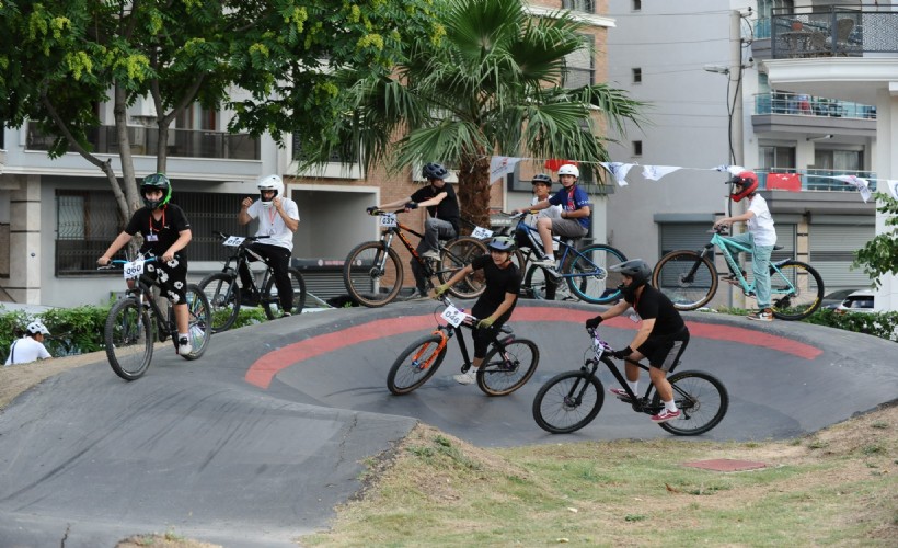 Türkiye’de bir ilk: Karşıyaka’da heyecan dolu pump track gece yarışı!