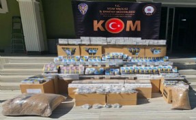 Uşak'ta toplam 306 bin 400 makaron ele geçirildi; 3 gözaltı