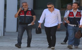 Uyuşturucu soruşturmasında gözaltına alınan baro başkanı istifa etti