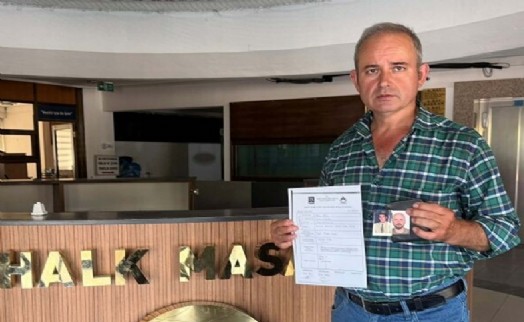 Yolda bulduğu para dolu cüzdanı sahibine ulaştırılmak üzere zabıtaya teslim etti