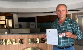 Yolda bulduğu para dolu cüzdanı sahibine ulaştırılmak üzere zabıtaya teslim etti